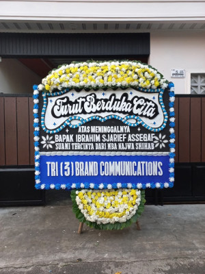 Papan Bunga Duka di Girian